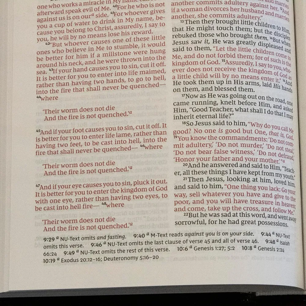 Anglais, Bible NKJV, Pew Bible, reliée, noire
