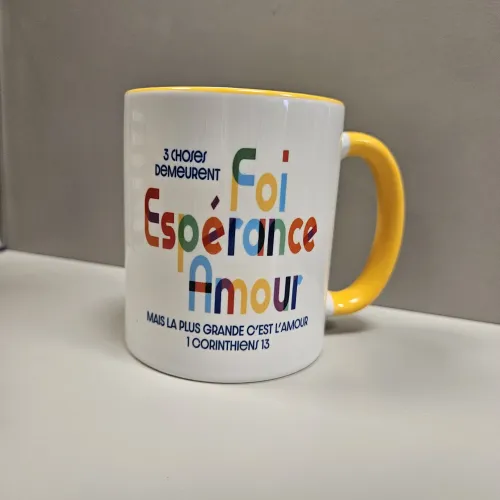 Mug bicolore blanc/jaune, "Foi, espérance, amour" 1 Corinthiens 13