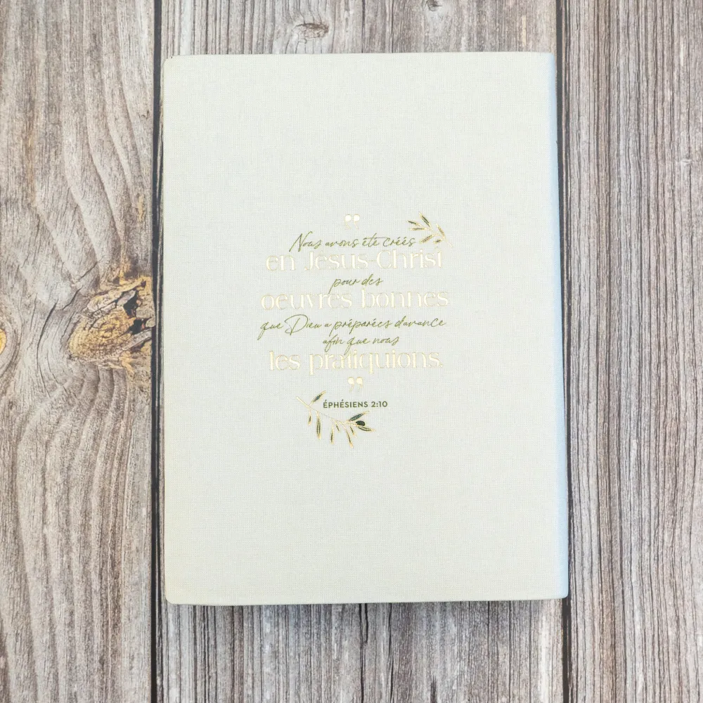 Bible Segond 21 Journal de bord - couverture souple, toile blanche avec motifs dorés Bible Segond 21 Journal de bord - couverture souple, toile blanche avec motifs dorés