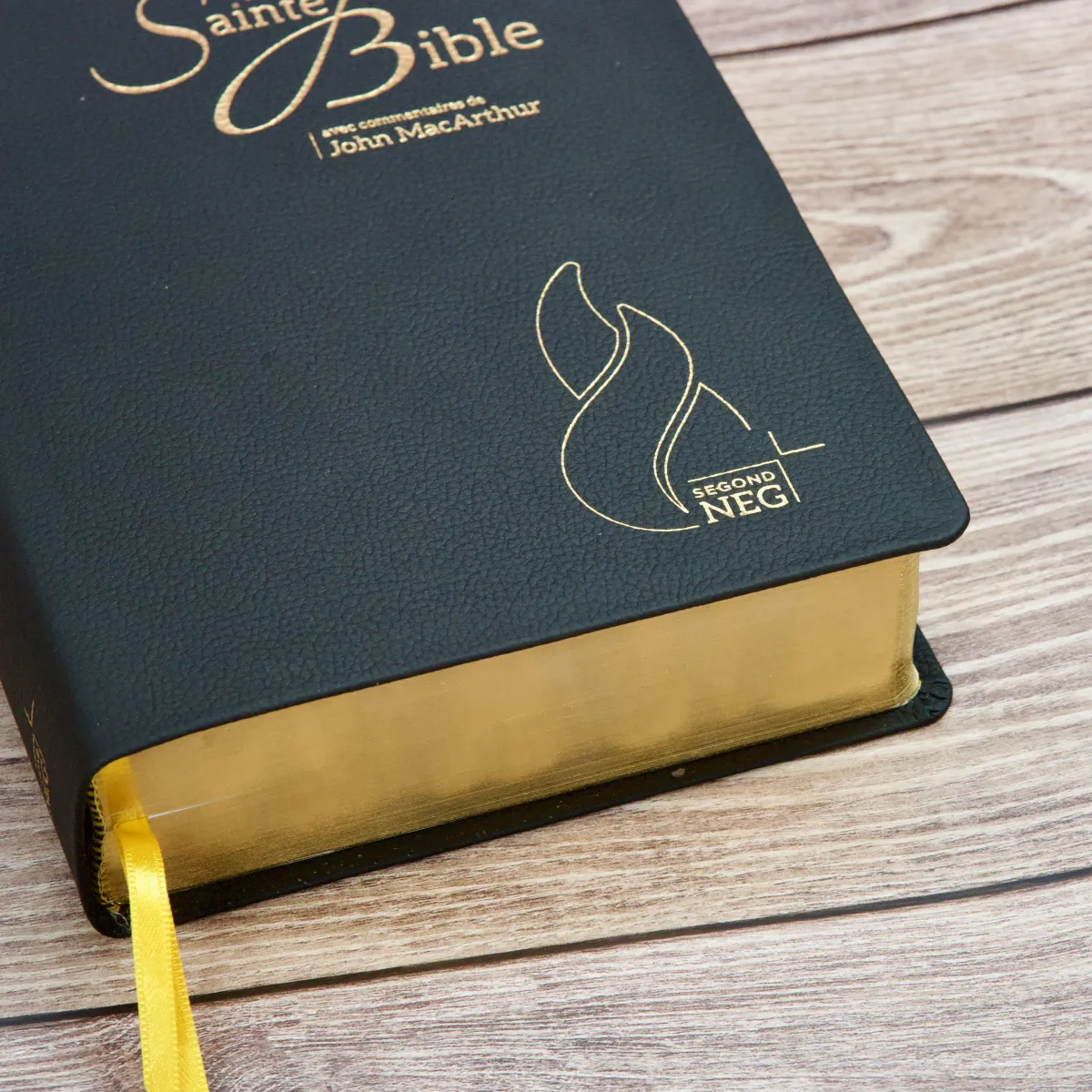 Bible d'étude Segond NEG MacArthur, noire - couverture souple, cuir véritable, tranche or, avec...