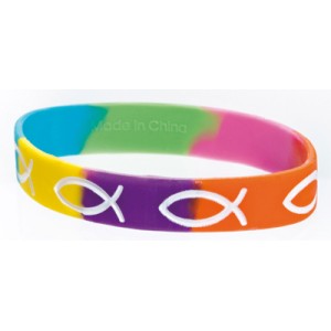 BRACELET PLASTIQUE MULTICOLORE AVEC ICHTHUS BLANC