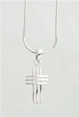 COLLIER AVEC PENDENTIF CROIX ARGENT