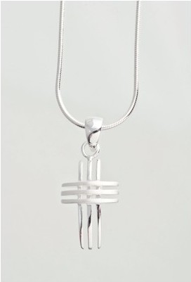 COLLIER AVEC PENDENTIF CROIX ARGENT