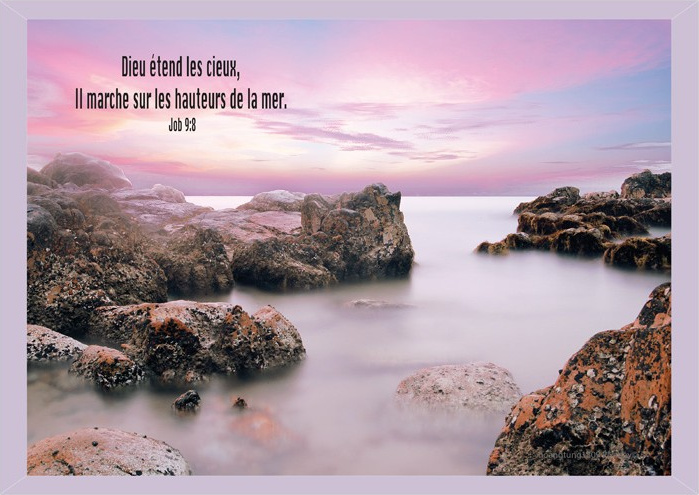 Cadre bois «Dieu étend les cieux [...] » Job 9.8 - Horizontal