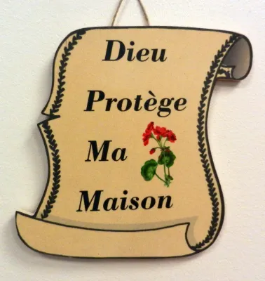 Bois parchemin petit, Dieu protège ma maison