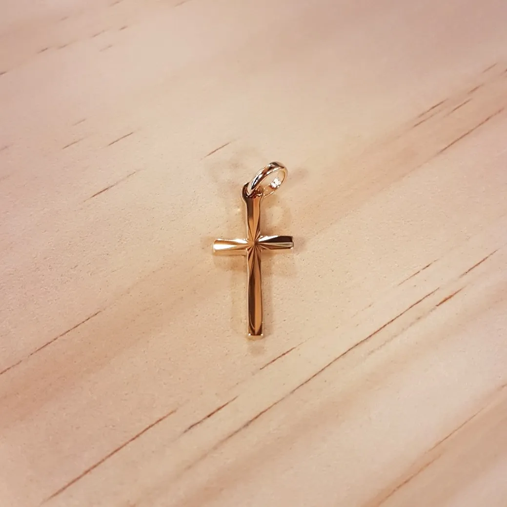 Pendentif Croix striée PO [moyenne] - Plaqué Or
