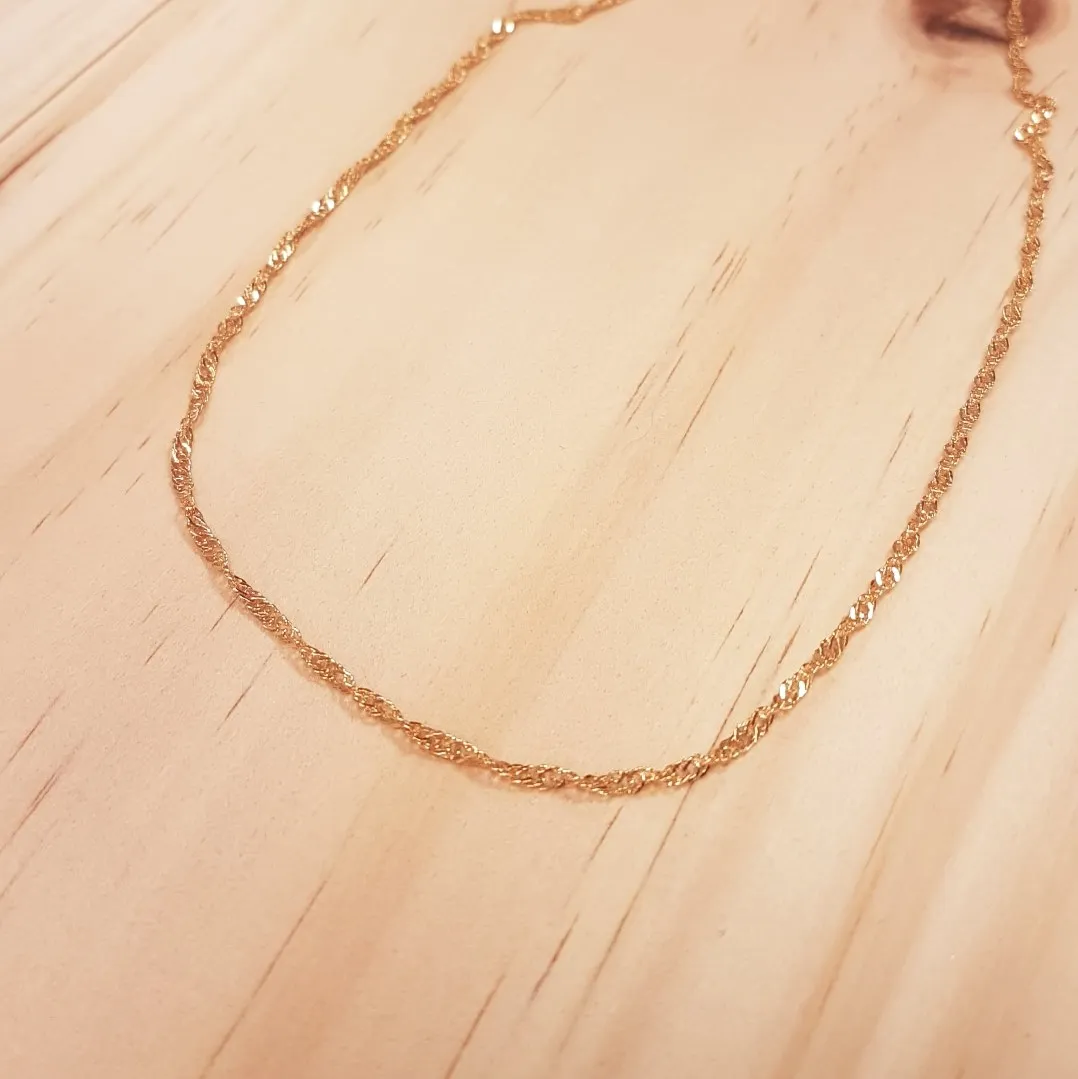 Chaîne torsadée plaqué or - 45 cm
