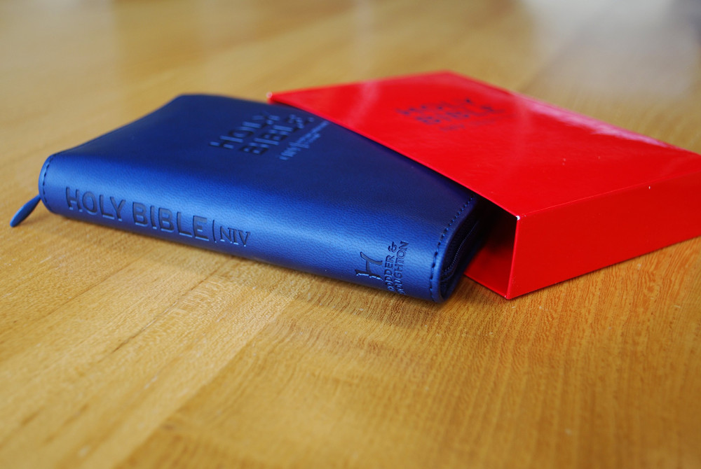 Englisch, Bibel New International Version, Kunstleder, blau, Reissverschluss