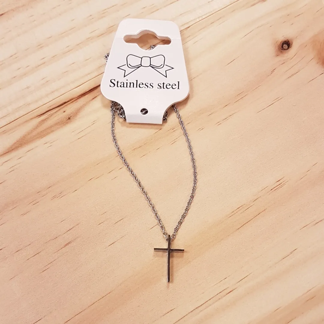 Collier avec pendentif croix - acier