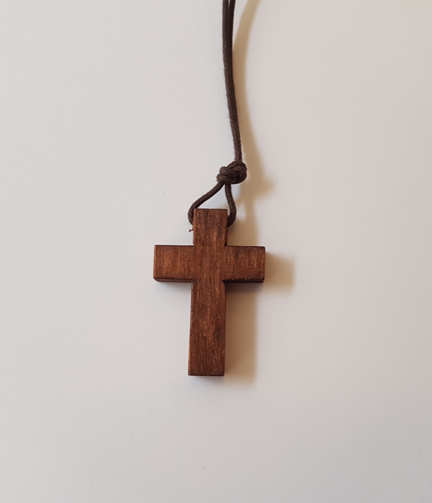 COLLIER CROIX EN BOIS MARRON