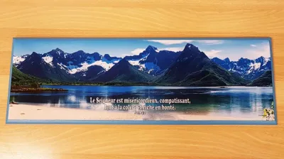 Cadre bois "Le Seigneur est miséricordieux […]" Jonas 4:2 - 22 x 66cm, bleu marée haute