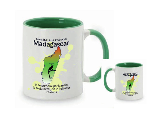 Mug bicolore blanc/vert foncé, Madagascar + verset Esaie 42.6