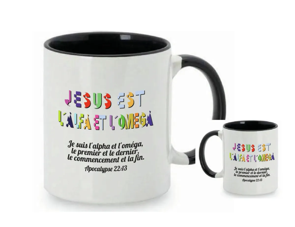 Mug bicolore blanc/noir, "Jesus est l'alpha et l'oméga" + verset Apocalypse 22.43